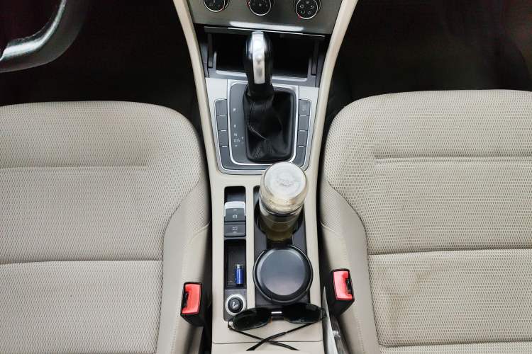 Used Volkswagen Golf 2015 1.4TSI Automatic Comfort Model Gear Lever