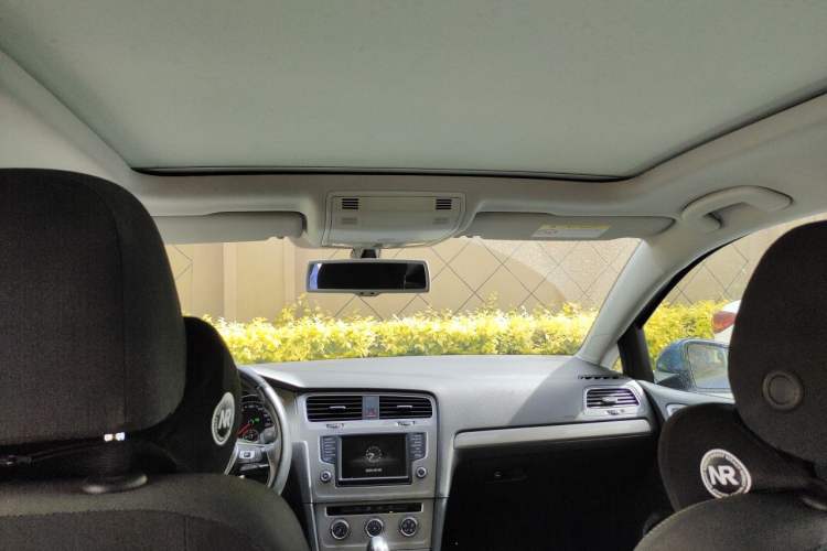 Used Volkswagen Golf 2015 1.4TSI Comfort Travel Edition Headliner