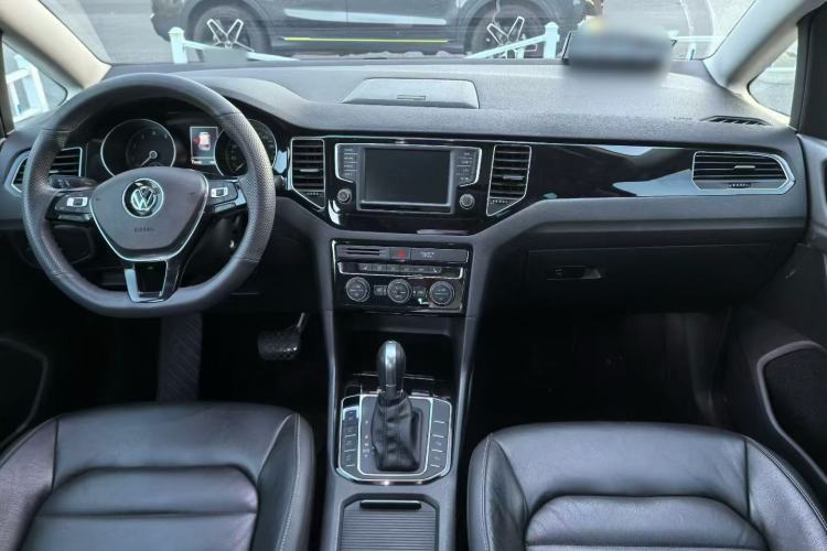Used Volkswagen Golf 2015 1.4TSI Sportsvan Interior 1