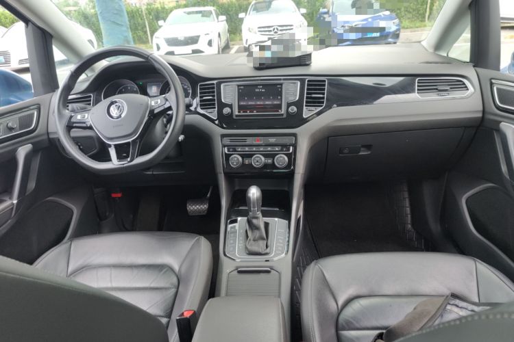 Used Volkswagen Golf 2015 1.4TSI Sportsvan Interior 2