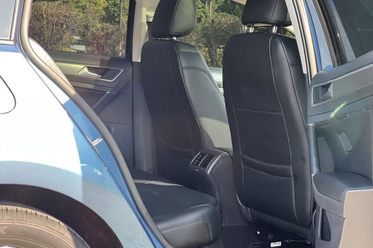 Used Volkswagen Golf 2015 1.4TSI Comfort Travel Edition Interior 4