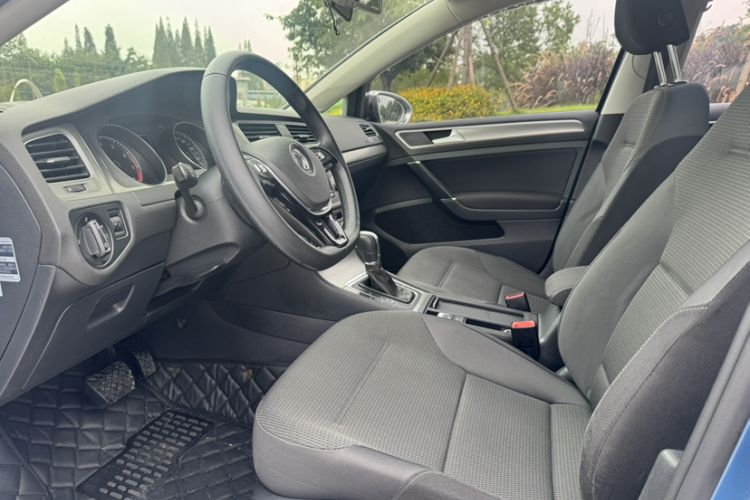 Used Volkswagen Golf 2015 1.4TSI Comfort Travel Edition Interior 5