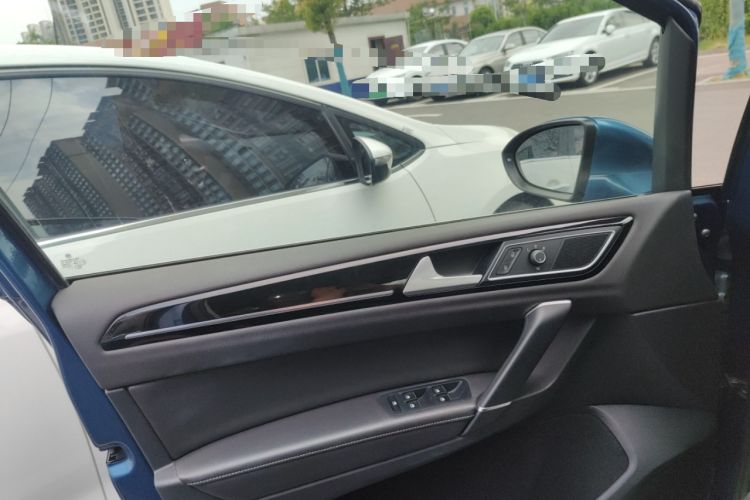 Used Volkswagen Golf 2015 1.4TSI Sportsvan Interior 7