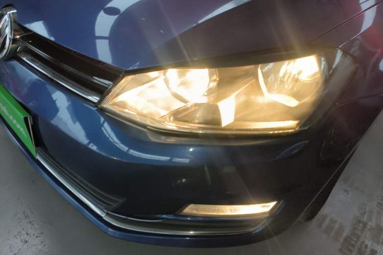 Used Volkswagen Golf 2015 1.4TSI Automatic Comfort Model Left Front Headlight