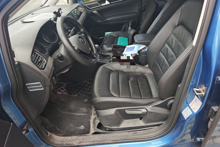 Used Volkswagen Golf 2015 1.4TSI Sportsvan Left Front Seat