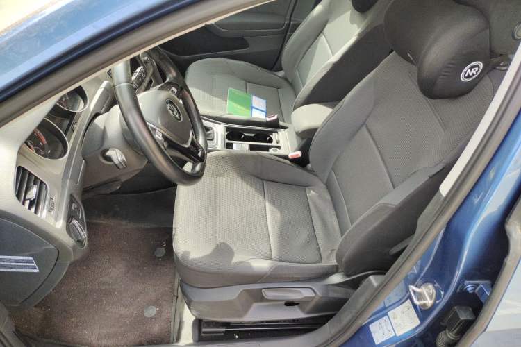 Used Volkswagen Golf 2015 1.4TSI Comfort Travel Edition Left Front Seat
