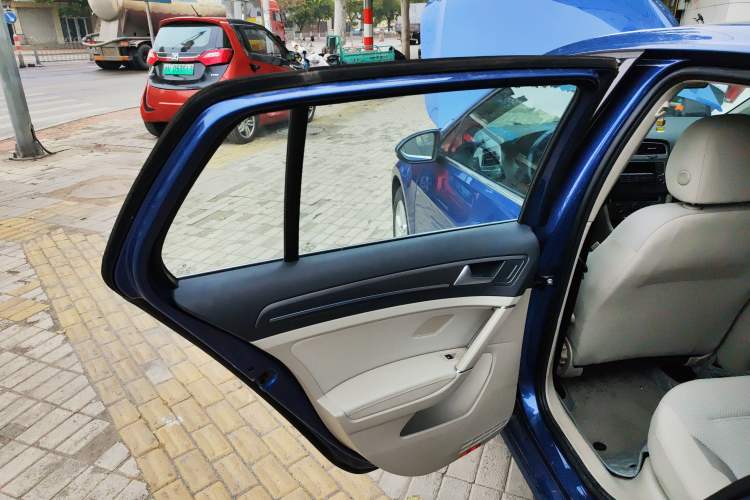 Used Volkswagen Golf 2015 1.4TSI Automatic Comfort Model Left Rear Door Interior