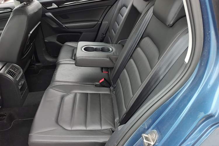 Used Volkswagen Golf 2015 1.4TSI Sportsvan Left Rear Seat
