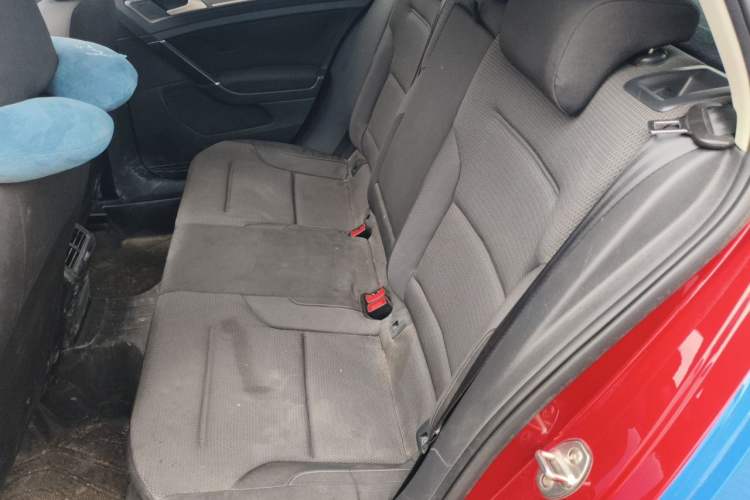 Used Volkswagen Golf 2015 1.6L Automatic Comfort Model Left Rear Seat