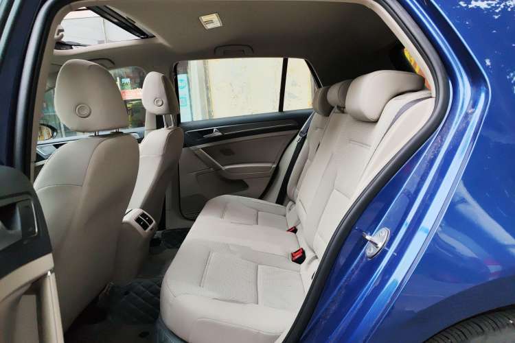 Used Volkswagen Golf 2015 1.4TSI Automatic Comfort Model Left Rear Seat