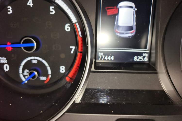Used Volkswagen Golf 2015 2.0 TSI R Odometer Close Up