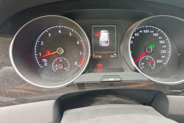 Used Volkswagen Golf 2015 1.4TSI Sportsvan Odometer Close Up