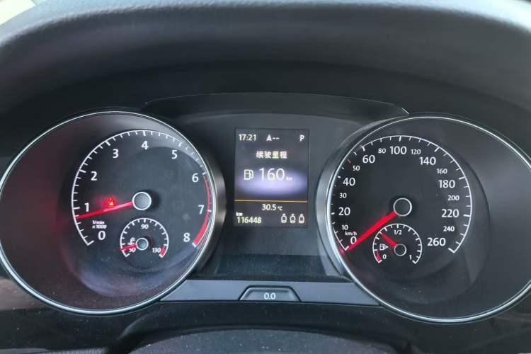Used Volkswagen Golf 2015 1.4TSI Sportsvan Odometer Close Up