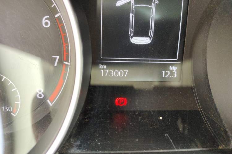 Used Volkswagen Golf 2015 1.4TSI Comfort Travel Edition Odometer Close Up