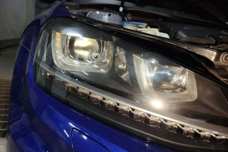 Used Volkswagen Golf 2015 2.0 TSI R Right Front Headlight