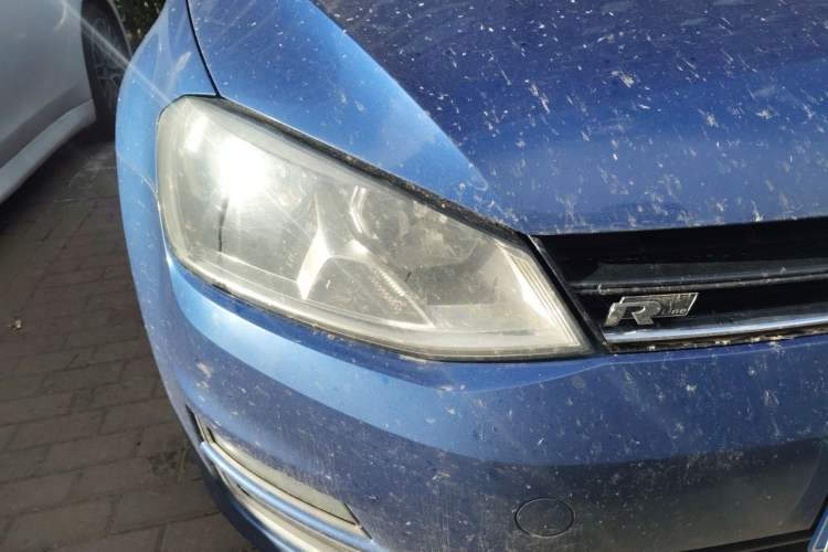 Used Volkswagen Golf 2015 1.6L Automatic Comfort Model Right Front Headlight