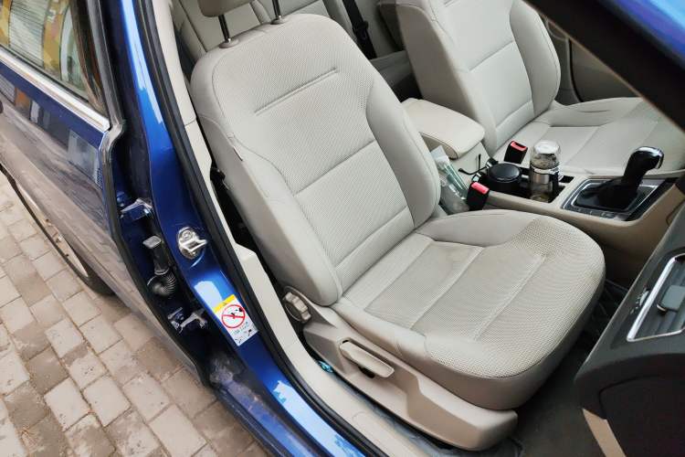 Used Volkswagen Golf 2015 1.4TSI Automatic Comfort Model Right Front Seat
