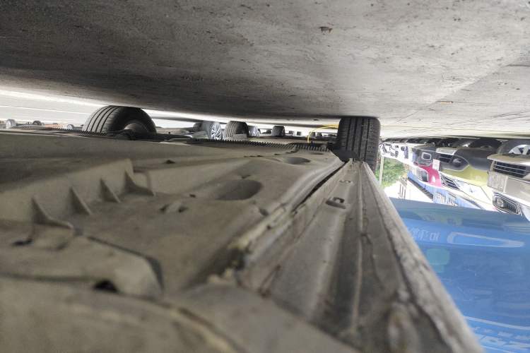 Used Volkswagen Golf 2015 1.4TSI Comfort Travel Edition Right Side Sill