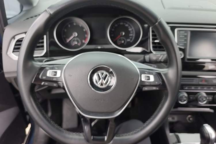 Used Volkswagen Golf 2015 1.4TSI Sportsvan Steering Wheel