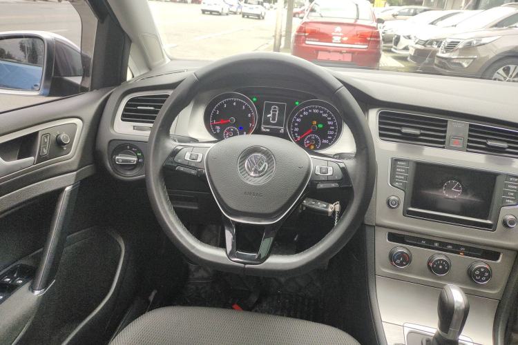 Used Volkswagen Golf 2015 1.4TSI Comfort Travel Edition Steering Wheel