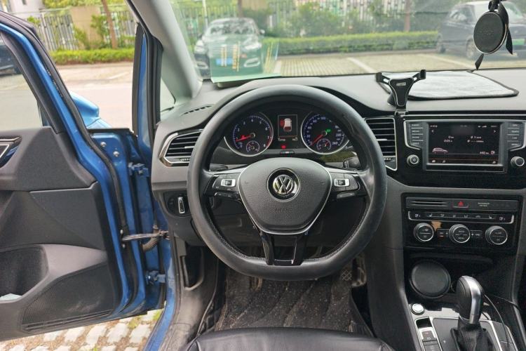 Used Volkswagen Golf 2015 1.4TSI Sportsvan Steering Wheel
