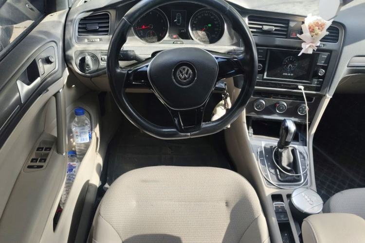 Used Volkswagen Golf 2015 1.6L Automatic Comfort Model Steering Wheel