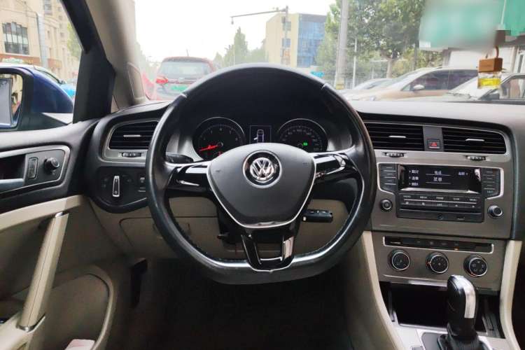 Used Volkswagen Golf 2015 1.4TSI Automatic Comfort Model Steering Wheel