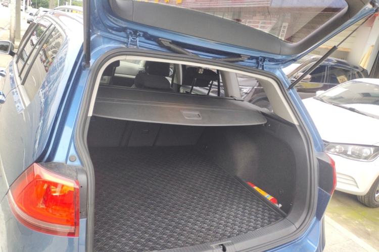 Used Volkswagen Golf 2015 1.4TSI Comfort Travel Edition Trunk