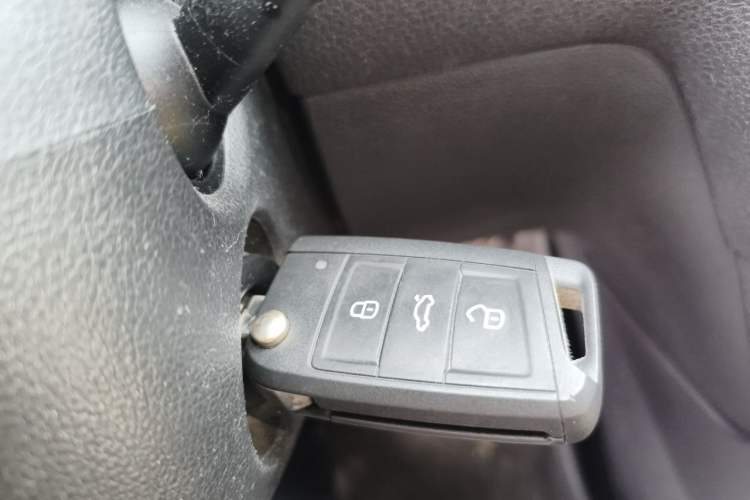 Used Volkswagen Golf 2015 1.6L Automatic Comfort Model Vehicle Key
