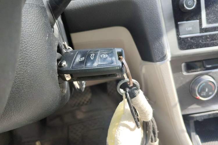Used Volkswagen Golf 2015 1.6L Automatic Comfort Model Vehicle Key
