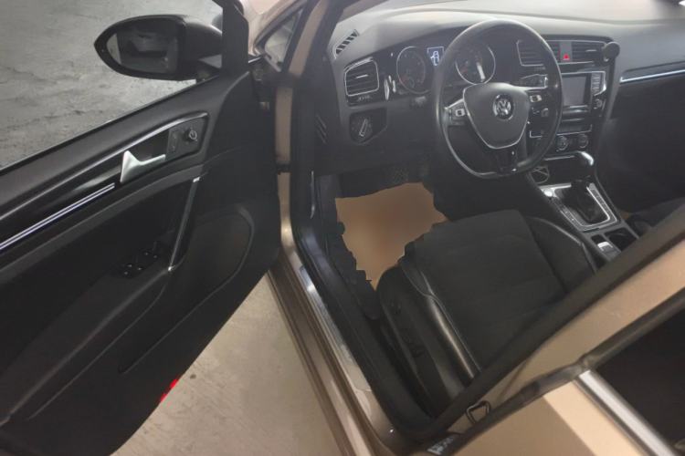 Used Volkswagen Golf 2015 1.4TSI Automatic Flagship Model Driver Seat