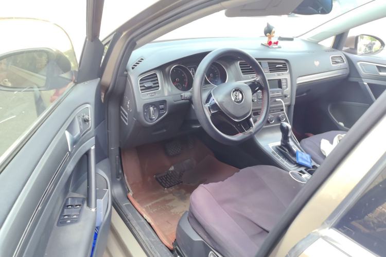 Used Volkswagen Golf 2015 1.4TSI Automatic Comfort Model Driver Seat