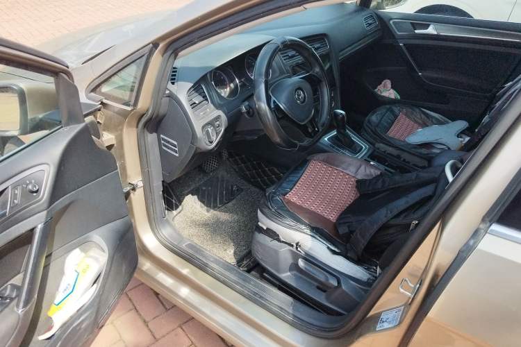 Used Volkswagen Golf 2015 1.6L Automatic Comfort Model Driver Seat