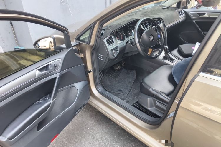 Used Volkswagen Golf 2015 1.6L Automatic Comfort Model Driver Seat