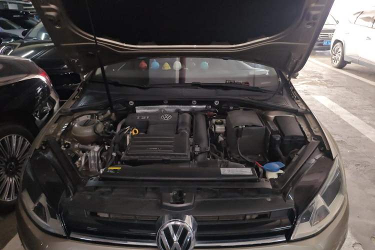 Used Volkswagen Golf 2015 1.4TSI Automatic Luxury Model Engine Bay