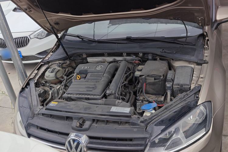 Used Volkswagen Golf 2015 1.4TSI Automatic Luxury Model Engine Bay
