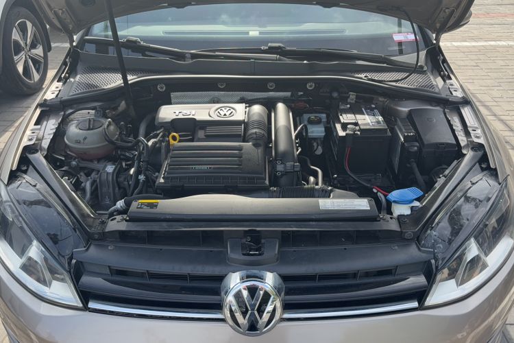 Used Volkswagen Golf 2015 1.4TSI Automatic Comfort Model Engine Bay