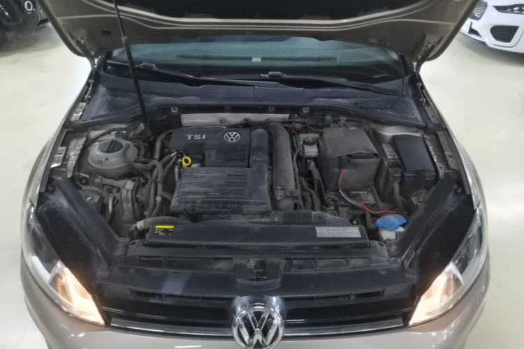 Used Volkswagen Golf 2015 1.4TSI Automatic Comfort Model Engine Bay
