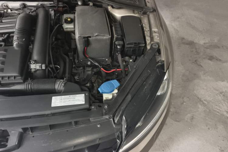 Used Volkswagen Golf 2015 1.4TSI Automatic Flagship Model Engine Bay Left