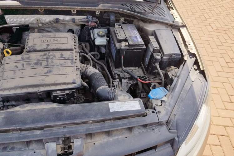 Used Volkswagen Golf 2015 1.6L Automatic Comfort Model Engine Bay Left
