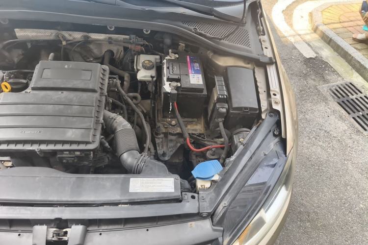 Used Volkswagen Golf 2015 1.6L Automatic Comfort Model Engine Bay Left