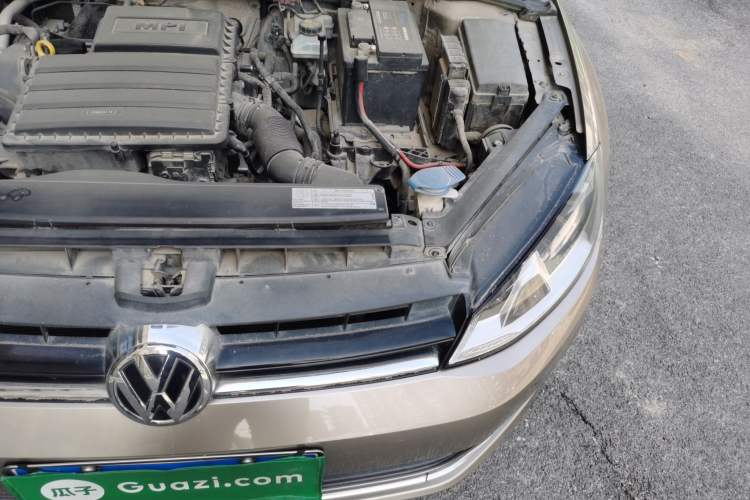 Used Volkswagen Golf 2015 1.6L Automatic Comfort Model Engine Bay Left