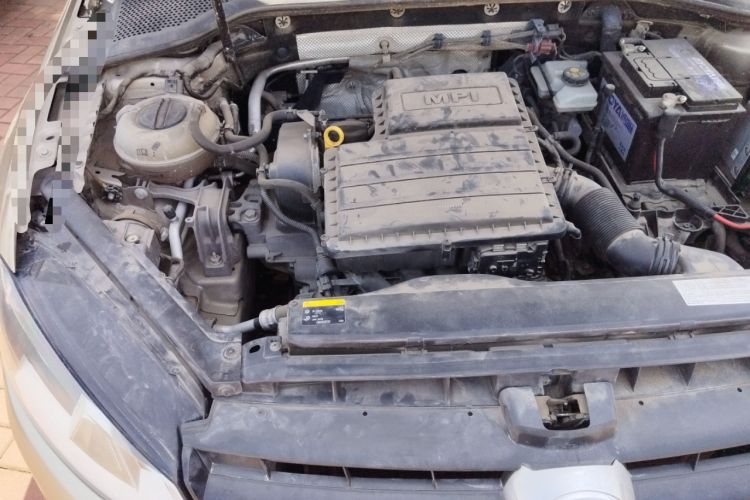 Used Volkswagen Golf 2015 1.6L Automatic Comfort Model Engine Bay Right