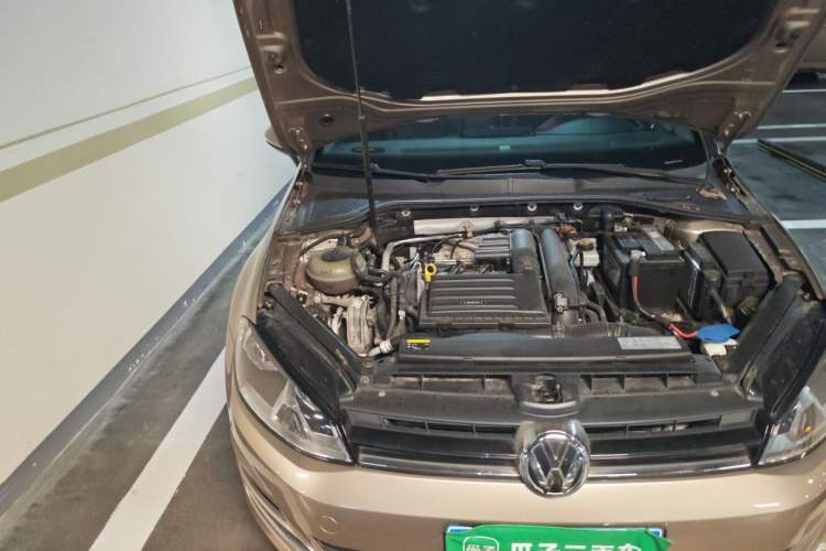 Used Volkswagen Golf 2015 1.4TSI Automatic Comfort Model Engine Bay Right
