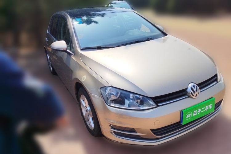 Used Volkswagen Golf 2015 1.6L Automatic Comfort Model Front Right 45 Deg