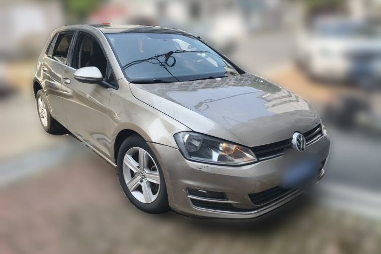 Used Volkswagen Golf 2015 1.6L Automatic Comfort Model Front Right 45 Deg