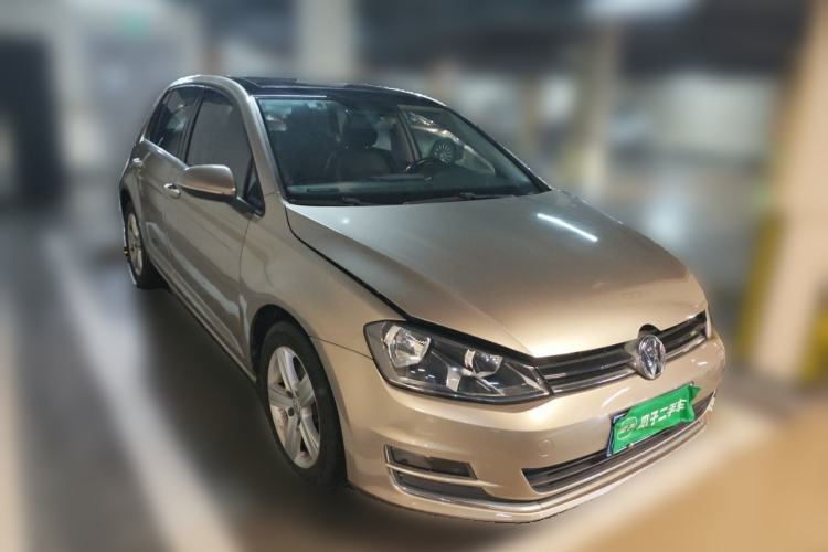 Used Volkswagen Golf 2015 1.4TSI Automatic Comfort Model Front Right 45 Deg