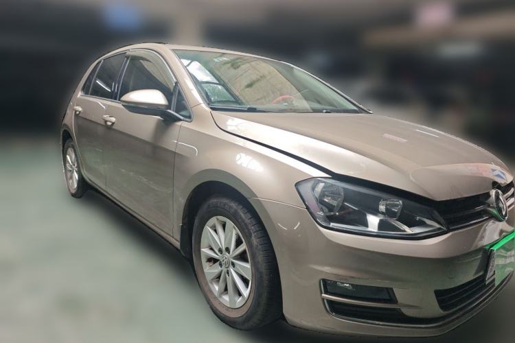 Used Volkswagen Golf 2015 1.6L Automatic Fashion Model Front Right 45 Deg