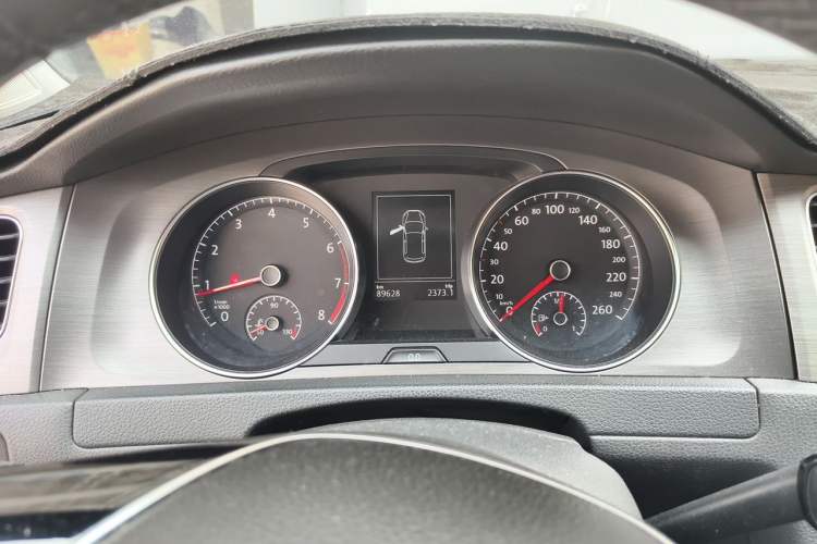 Used Volkswagen Golf 2015 1.6L Automatic Comfort Model Instrument Cluster