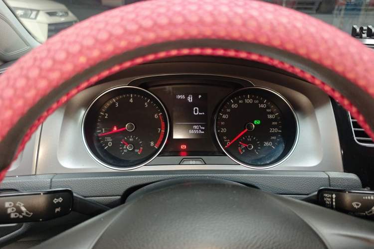 Used Volkswagen Golf 2015 1.6L Automatic Fashion Model Instrument Cluster